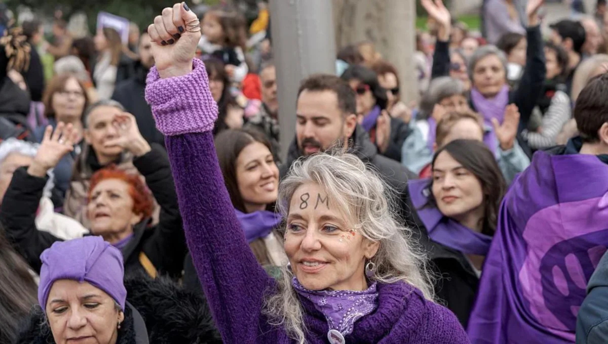 Mujeres del mundo marchan en conmemoración del Día Internacional de la Mujer