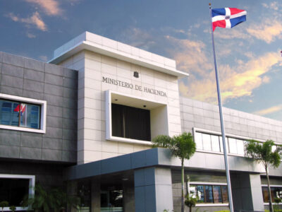 Calificadoras de riesgo y banca internacional destacan la solidez de la economía dominicana