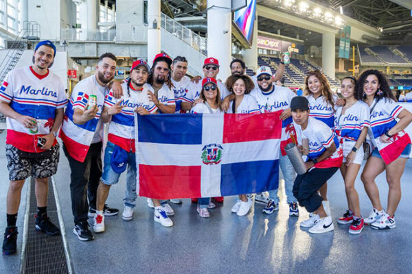 Arajet, Turismo y los Marlins celebran la cultura dominicana en Miami