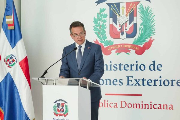 Bisonó plantea una Cancillería más moderna y enfocada en los dominicanos en el exterior
