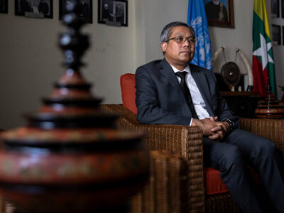 Un Diplomático de Myanmar Se Niega a Renunciar a su Cargo en Nueva York
