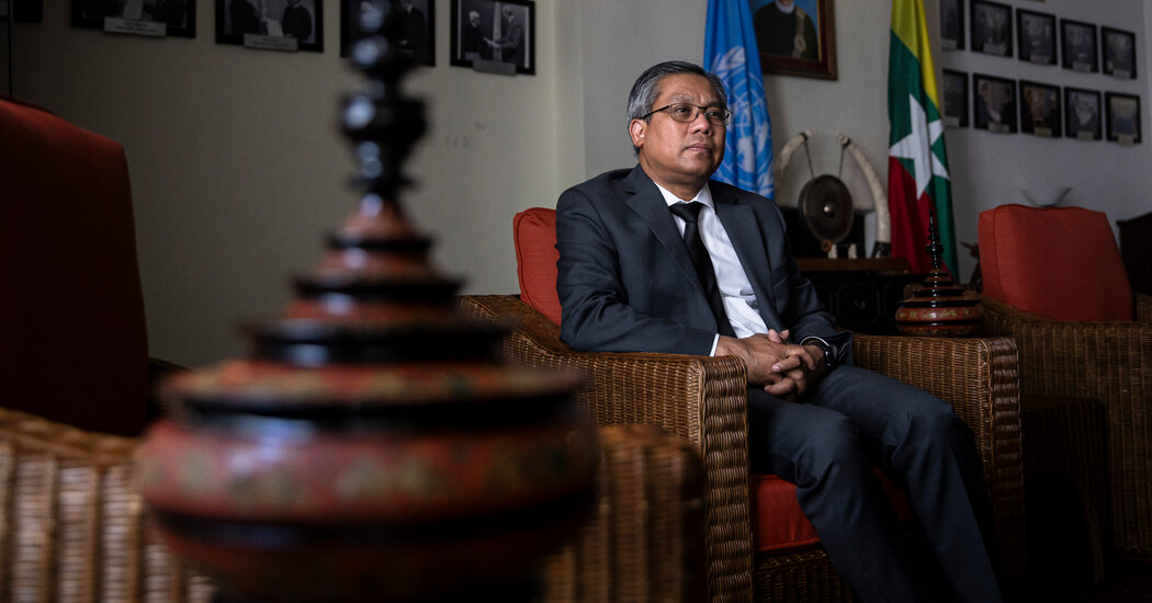 Un Diplomático de Myanmar Se Niega a Renunciar a su Cargo en Nueva York