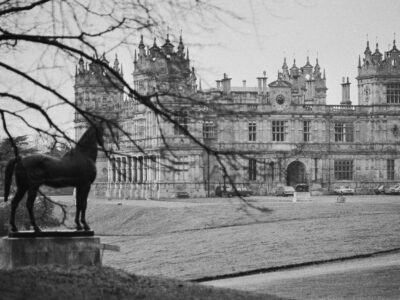 La Mansión Mentmore Towers, Antiguo Refugio de Batman, Enfrenta Problemas con Murciélagos Reales