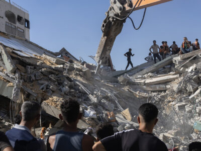 Al Menos 21 Muertos en Gaza Tras el Colapso de un Edificio, Informan las Autoridades