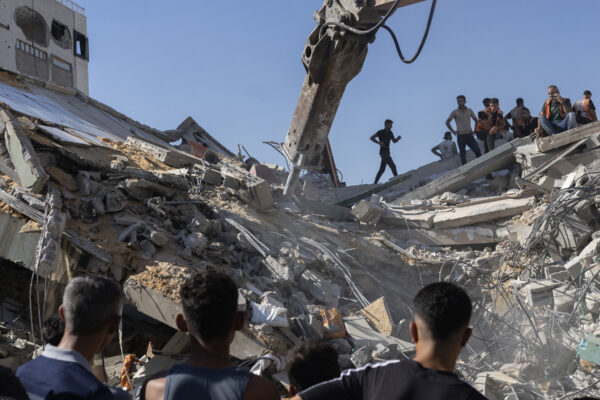 Al Menos 21 Muertos en Gaza Tras el Colapso de un Edificio, Informan las Autoridades