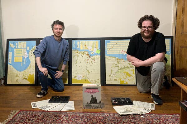 Dos Amigos Intentan Completar un Juego de Mesa Nunca Terminando