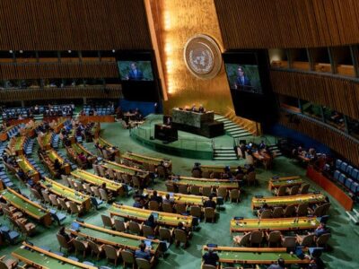 Trump Advierte a Irán Mientras Líderes Globales Señalan Divisiones Profundas