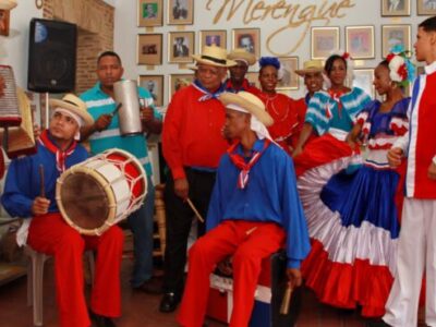 Adopae celebra el Día Nacional del Merengue con un conversatorio destacado
