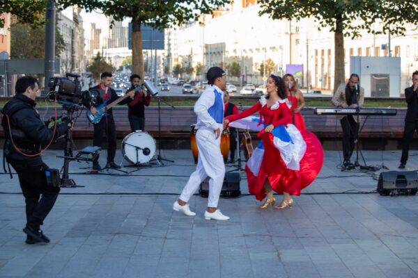 Yanco Santana «El Domi» Promueve la Música Dominicana en Rusia
