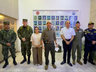 El Presidente de Colombia Visita Santa Marta Portando un Arma en Medio de la Crisis de Seguridad