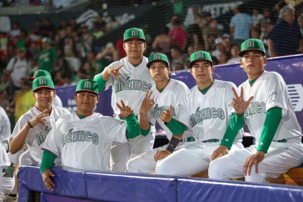 México logra una emocionante victoria sobre República Dominicana con un dramático “walk-off” en el Kukulcán