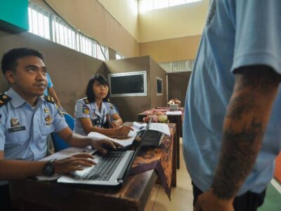 Funcionarios Penitenciarios Suspendidos Tras Descubrir Condiciones Lujosas de Reos