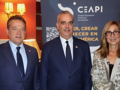 Abinader destaca el crecimiento y la estabilidad en República Dominicana ante empresarios de CEAPI