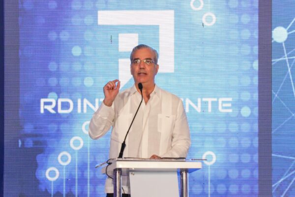 Presidente Luis Abinader Inaugura el Programa “RD Inteligente” para Capacitar a un Millón de Dominicanos en Inteligencia Artificial