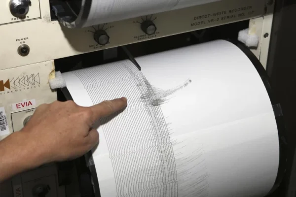 Fuerte temblor de 5.2 sacude Santo Domingo