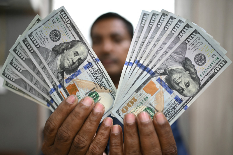 Reservas y remesas estabilizan el dólar en República Dominicana