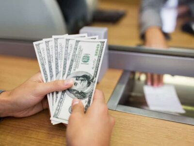 Dólar débil y desempleo en EE. UU. afectan remesas en la República Dominicana