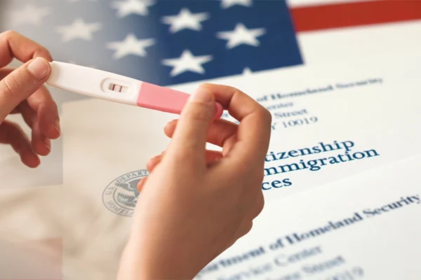 La Embajada de EE. UU. advierte sobre el riesgo de negación de visa por «turismo de parto» en República Dominicana