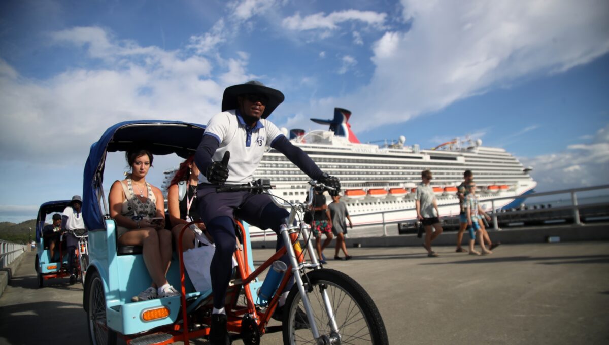República Dominicana recibe más de 16,000 turistas en un solo día gracias a la llegada de cuatro cruceros