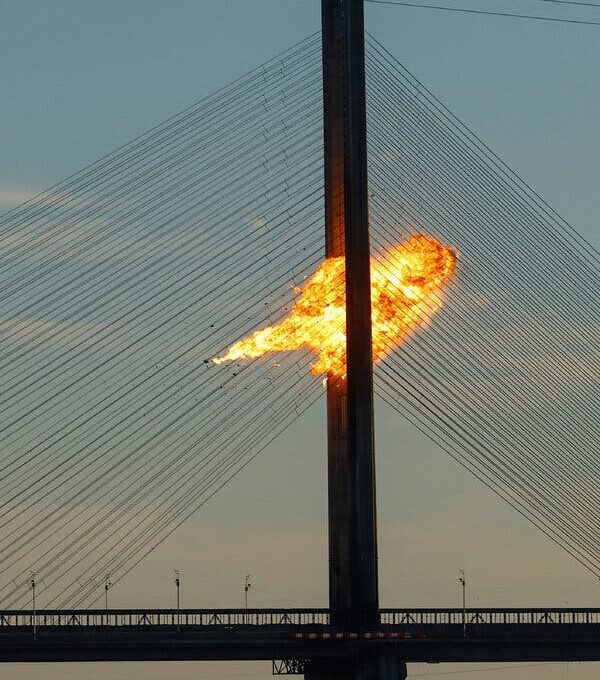 Rusia Ataca Puentes de Kiev, Poniendo en Riesgo una Línea de Vida Vital