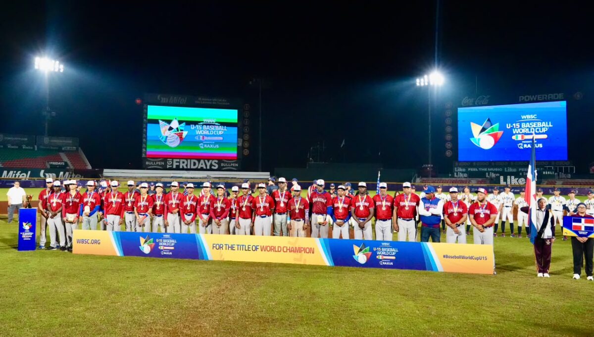 El Ministro Kelvin Cruz Elogia a la Selección Dominicana por su Medalla de Plata en el Mundial Sub-15