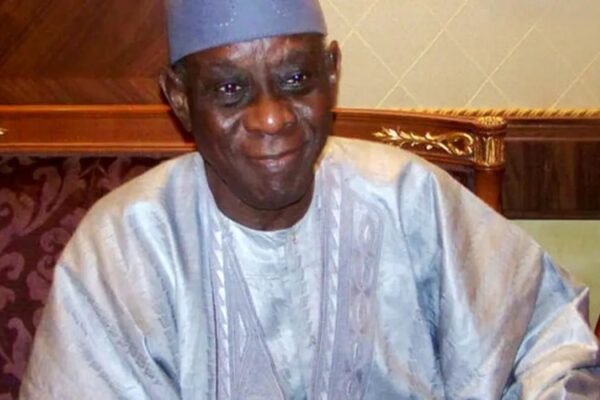 Fallece Cheikh Hamidou Kane, Autor de Novela Fundamental Anticolonial a los 98 Años
