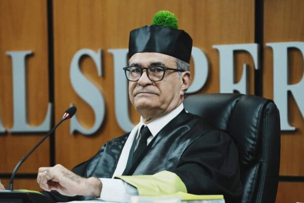 El presidente del TSE se encuentra en proceso de recuperación tras cirugía por hidrocefalia
