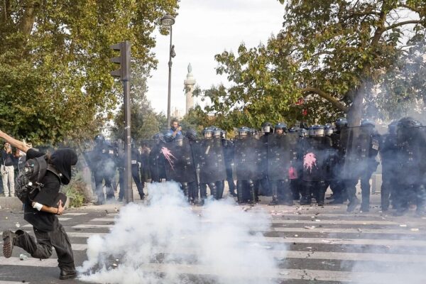 Primer Ministro Francés Advierte sobre la «Violencia Urbana» en Protestas Estudiantiles