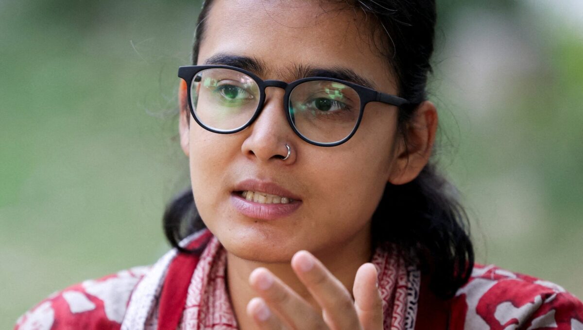 Conoce a Neha Bora, Activista y Voz de los Jóvenes Manifestantes de India