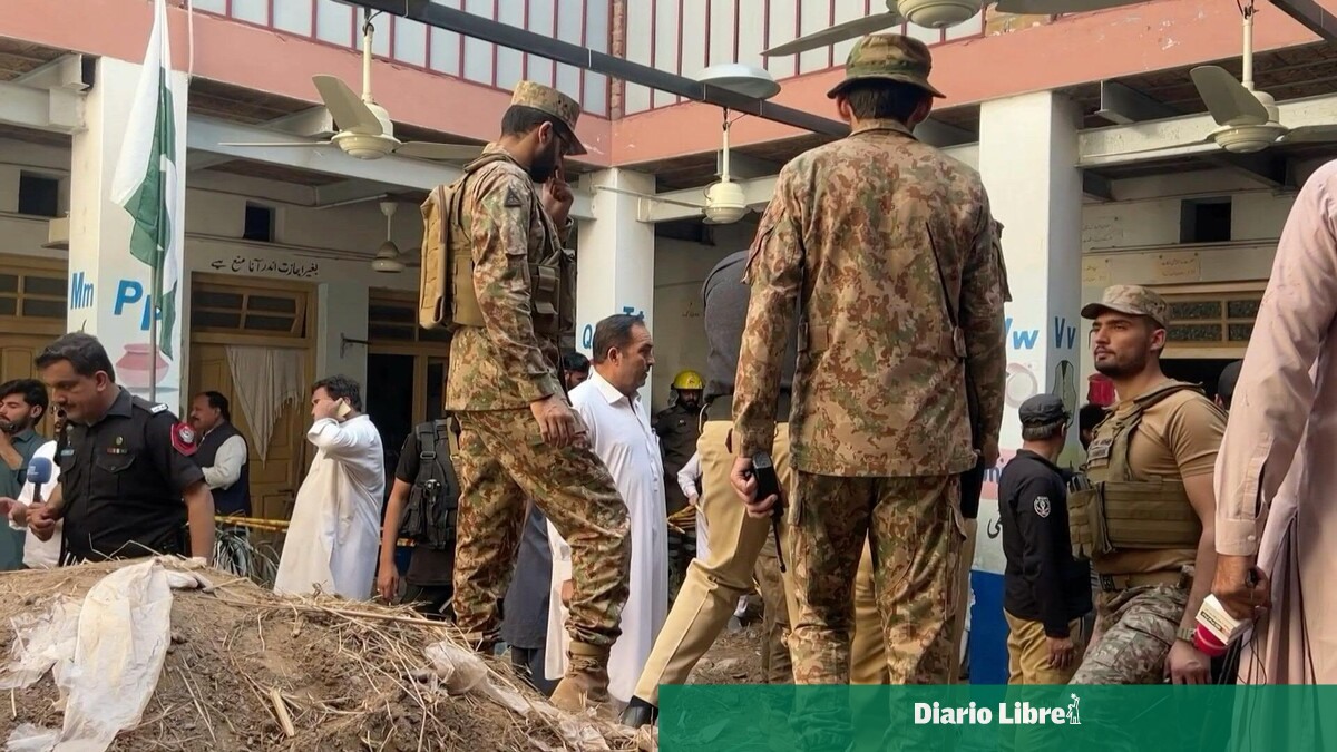 Tragedia en Peshawar: 32 estudiantes y una profesora pierden la vida tras el colapso de un techo