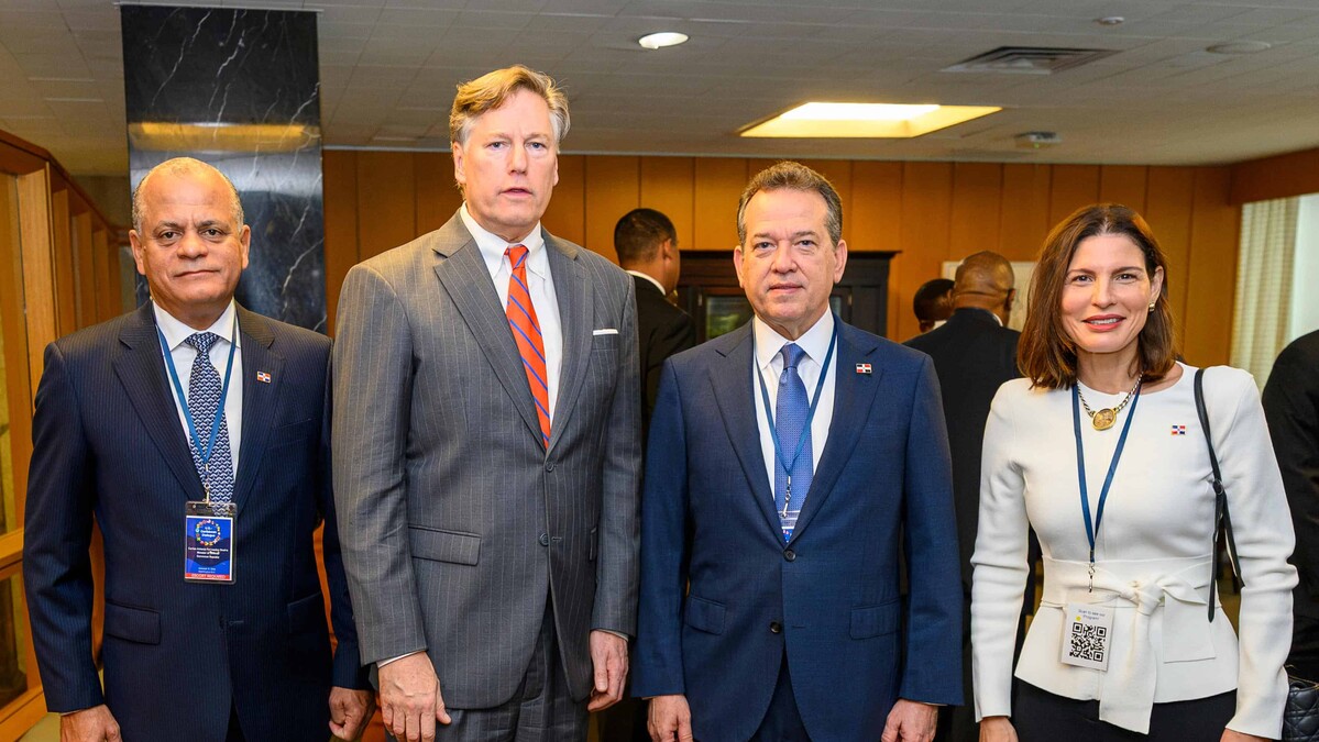 Bisonó Presenta Propuestas para Fortalecer la Cooperación entre EE. UU. y el Caribe