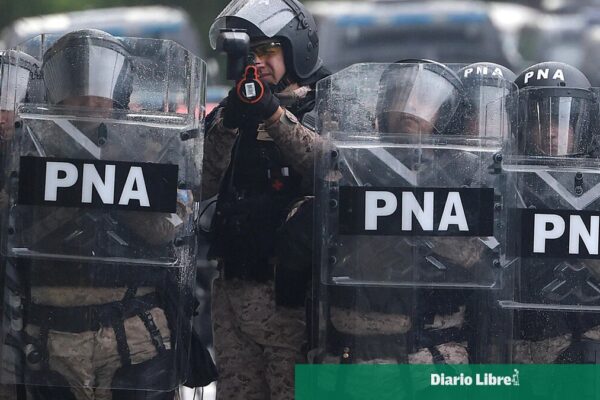 Confrontaciones entre fuerzas policiales y estudiantes en Buenos Aires