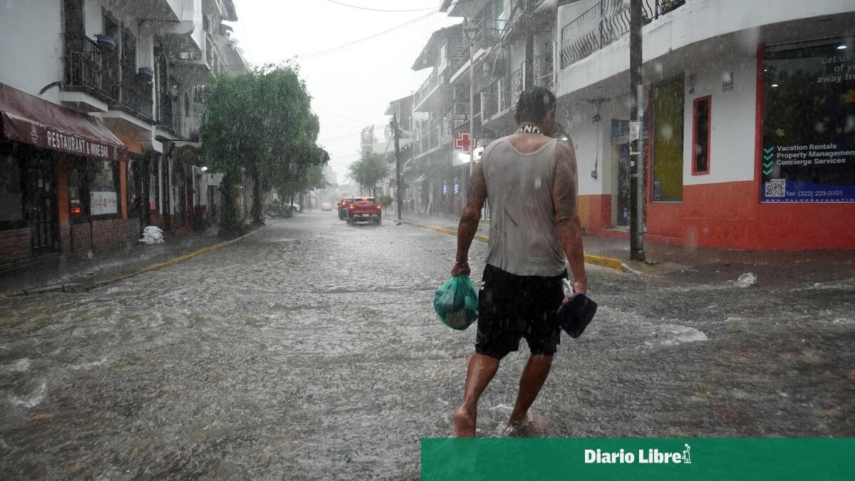 Huracán Trudy se intensifica a categoría 3 y plantea riesgos en el Pacífico mexicano