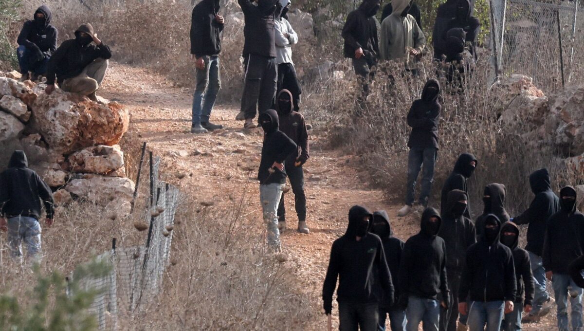 Colonizadores Israeli atacan a palestinos y periodista del Washington Post en Cisjordania
