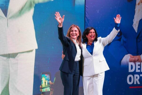 Delia Ortiz se une al proyecto presidencial de Carolina Mejía para 2028