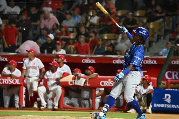 Jesús Madé Debuta con Jonrón y los Tigres Aplastan a los Leones