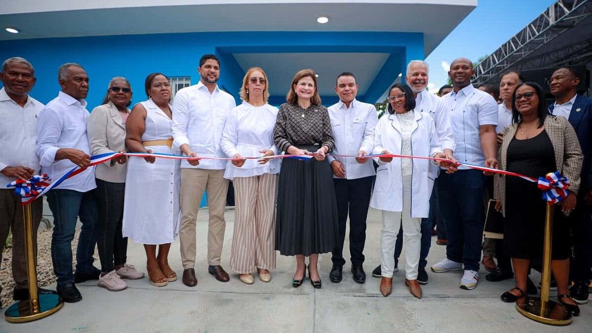 Raquel Peña Inaugura Centro de Salud Remozado en Haina