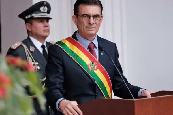 Bolivia reafirma su reclamación marítima mientras busca cooperación con Chile