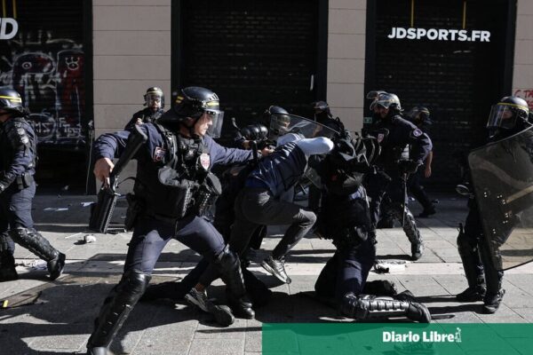Persisten las Protestas en Francia en Medio de Enfrentamientos con la Policía
