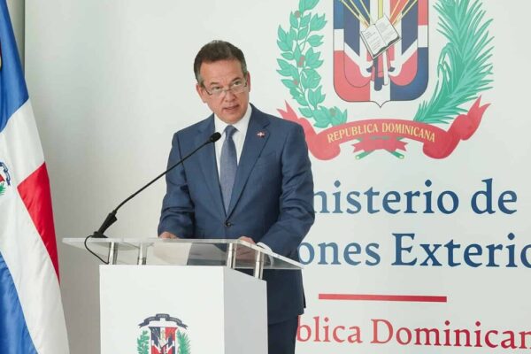El Canciller Dominicano Viaja a Canadá para Fortalecer la Cooperación Bilateral