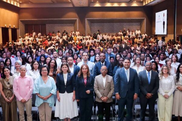 Raquel Peña resalta la disminución de la pobreza en República Dominicana