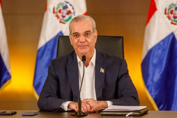 Abinader Regresa a la Agenda Semanal Tras Misión en Italia