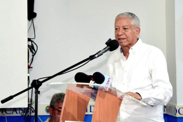 Héctor Guzmán propone protección a productores de arroz
