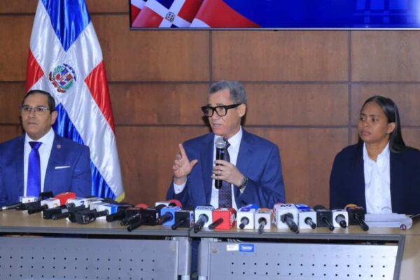 El Ministerio de Trabajo Revela Violaciones Laborales en 101 Comercios de Capital Chino