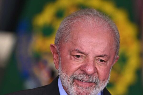 Lula Solicita la Anulación de la Candidatura de Flávio Bolsonaro