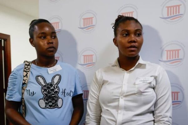 Mujeres denuncian ante el Tribunal Constitucional separación de la Policía por embarazo