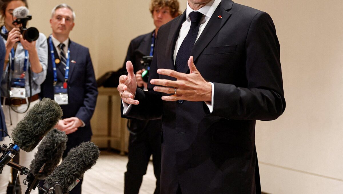 Macron Critica a Trump por Desacreditar a Francia y Manipular sus Problemas