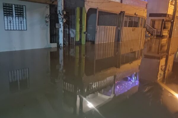 Inundaciones en Santiago afectan a más de 150 viviendas debido a lluvias intensas