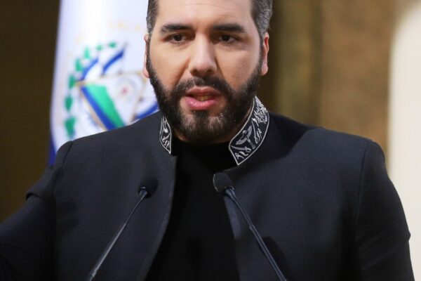 El Presidente de El Salvador Lanza Advertencia Severas a las Pandillas Haitianas Tras el Secuestro de Cuatro Soldados