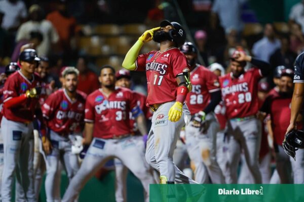 Ozuna brilla con seis remolcadas y los Gigantes superan a los Leones